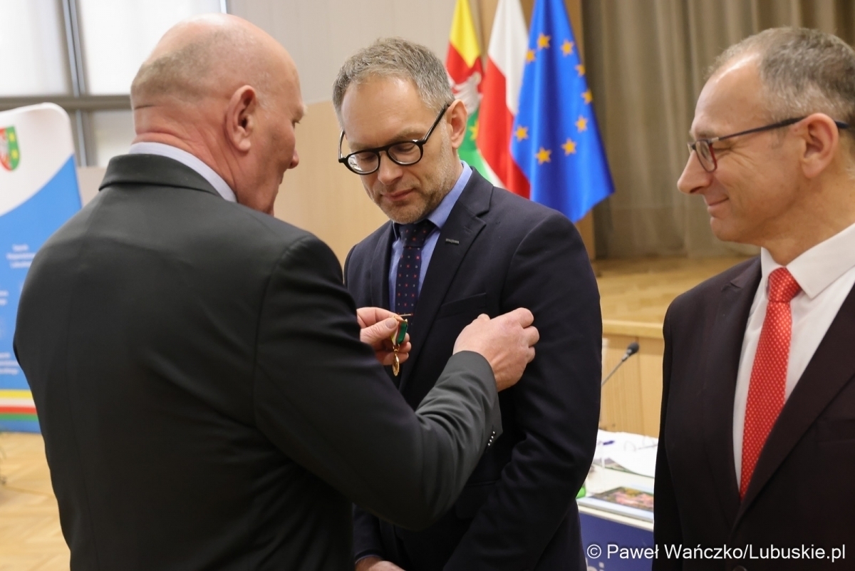 Burmistrz Antkowiak wśród odznaczonych za zasługi dla województwa. To ogromna motywacja do dalszej pracy