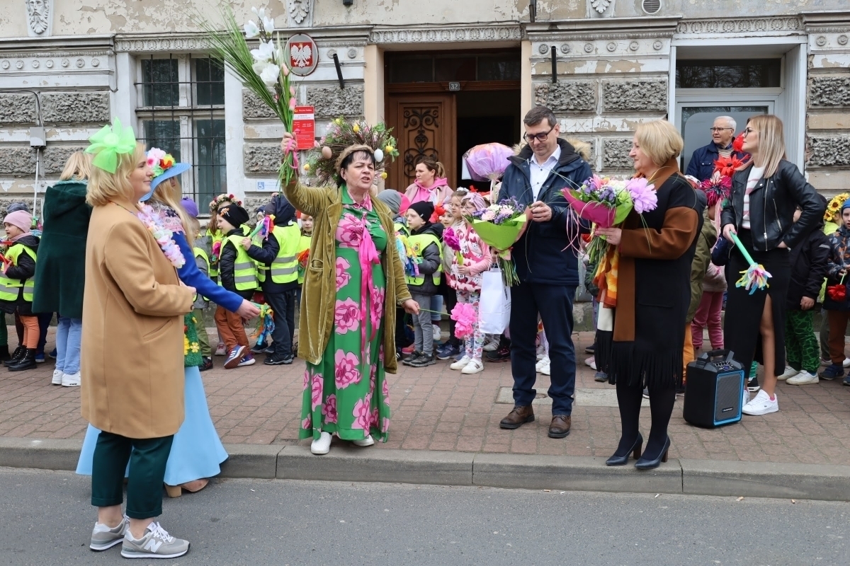 Było kolorowo i radośnie. Wiosenne obchody w Szlichtyngowej FOTO