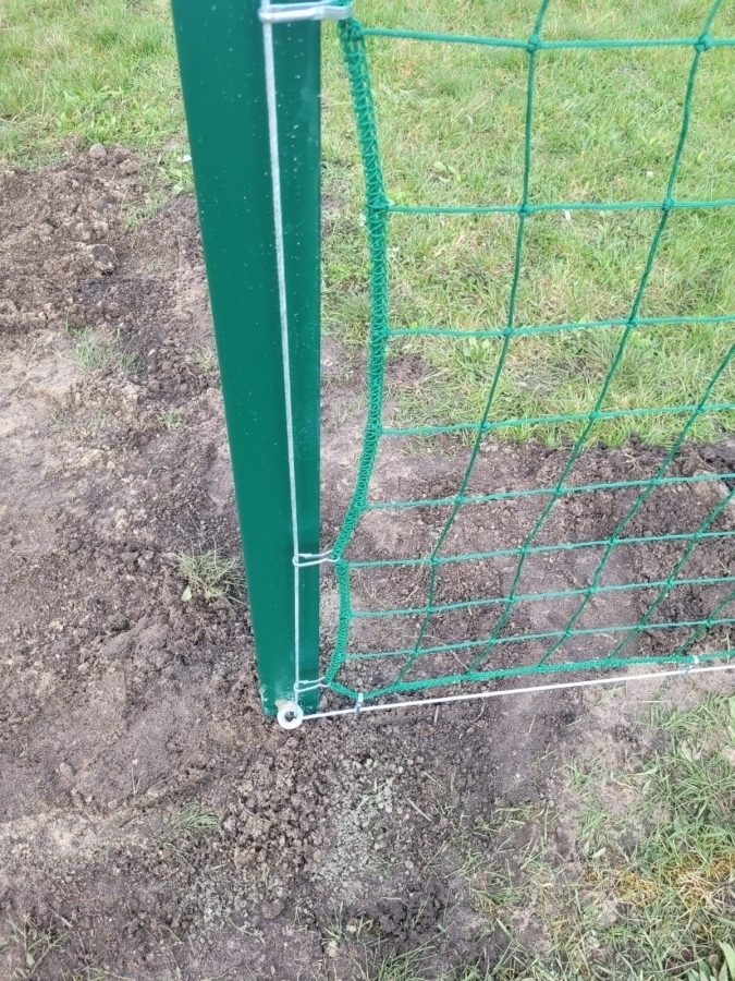 Na boisku w Szlichtyngowie zamontowano piłkochwyt