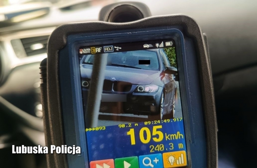 Pościg ulicami Szlichtyngowy w tle narkotyki i sądowy zakaz. Kierowca BMW z impetem ominął policjantów
