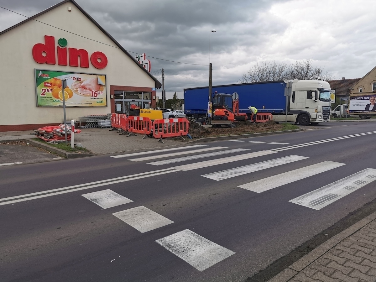 Bezpieczniejsze przejścia dla pieszych na DK12 w gm. Szlichtyngowa. Co się zmieni