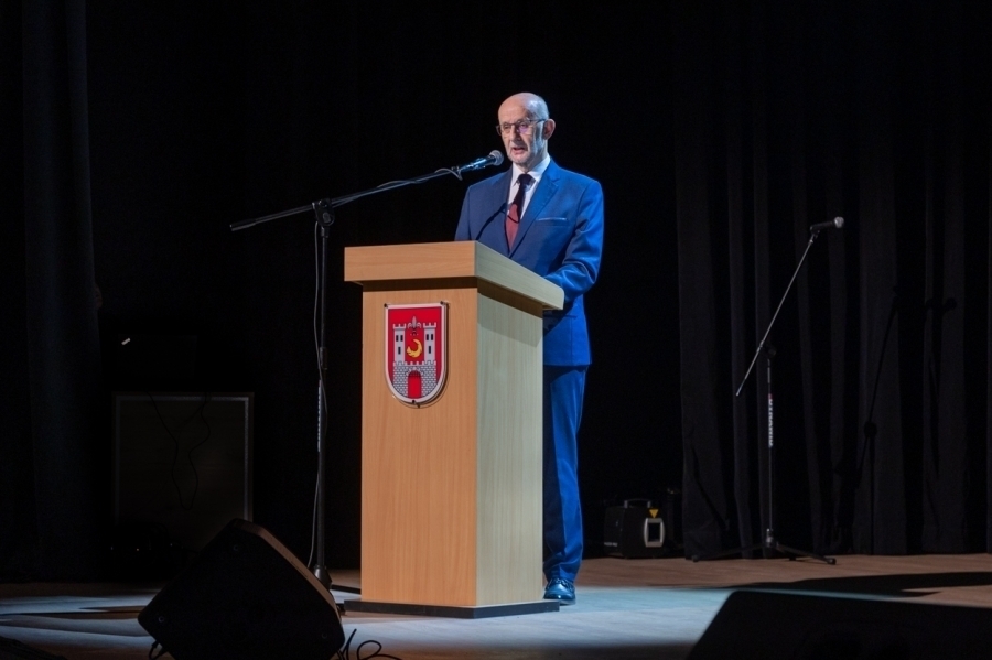 Oficjalnie Cezary Sadrakuła zwycięża