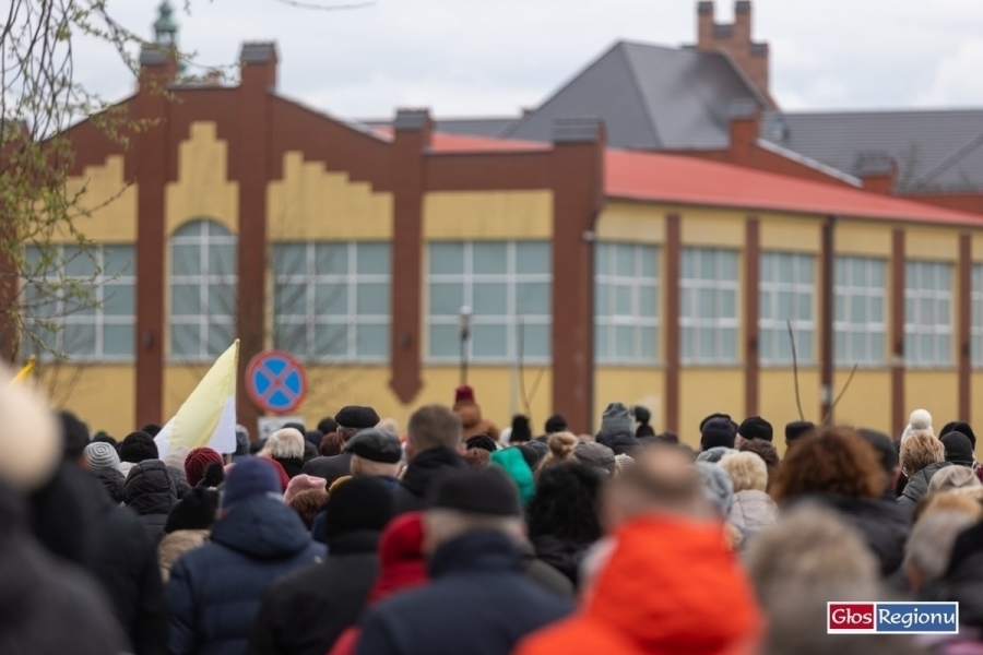 Korowód św. Jerzego we Wschowie. Zapraszamy w zbrojach i z mieczami a białogłowy w szykownych sukniach