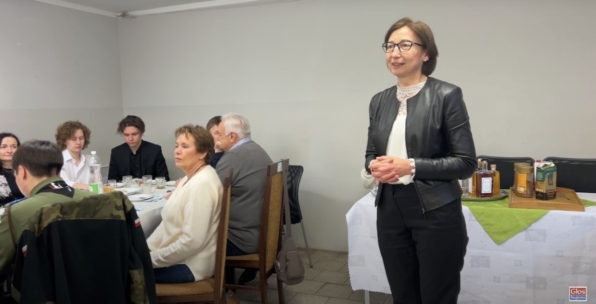 Stare Drzewce Na grobach Janiny Staszak i Bogny Kostki umieszczono krzyże harcerskie