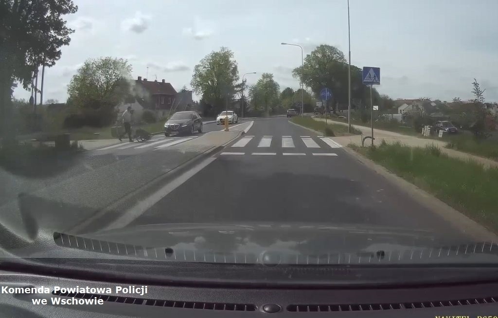 Kto kierowałlancią Policja poszukuje sprawcy potrącenia na przejściu we Wschowie