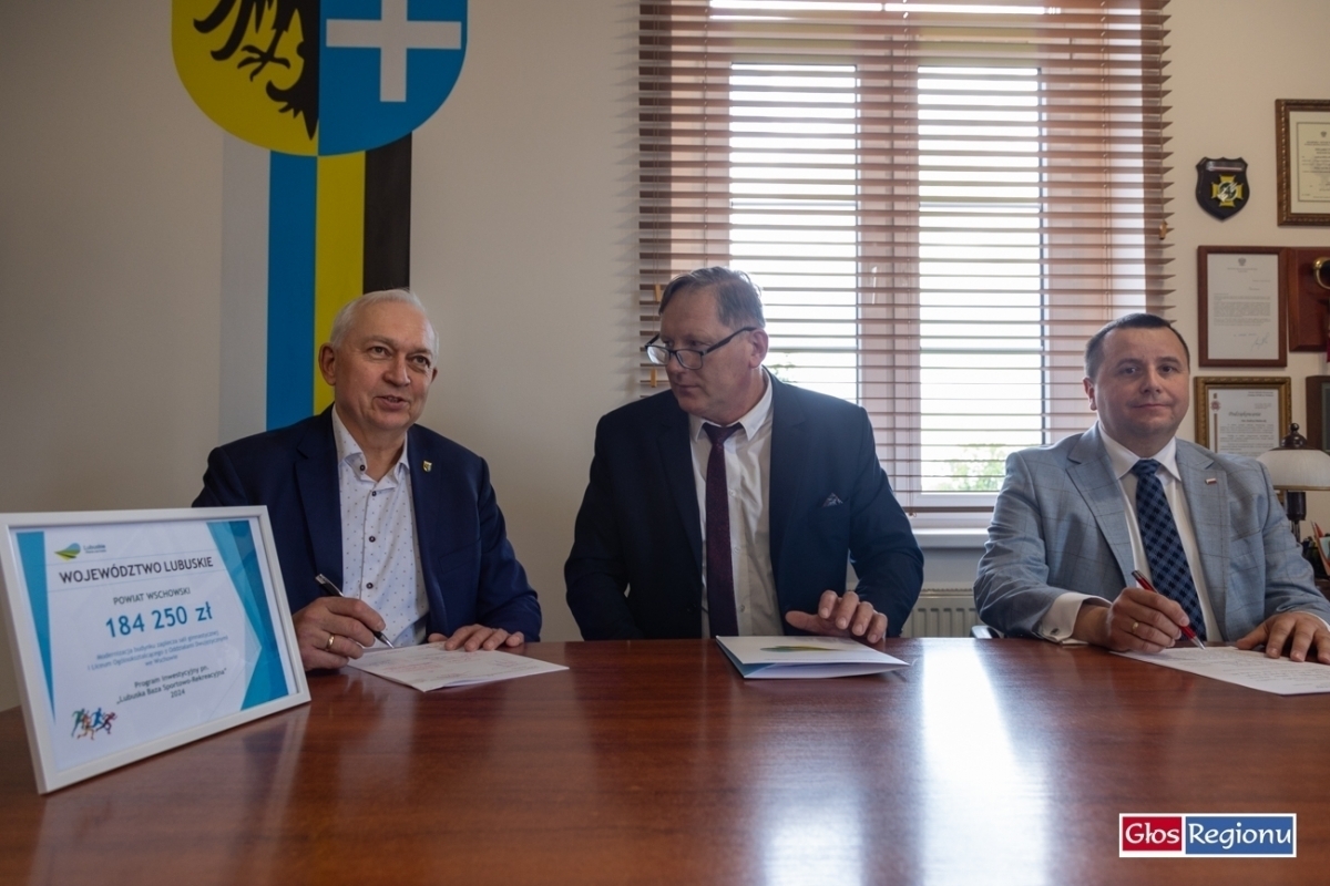 Podpisano umowęna modernizację budynku zaplecza sali gimnastycznej w I LO we Wschowie