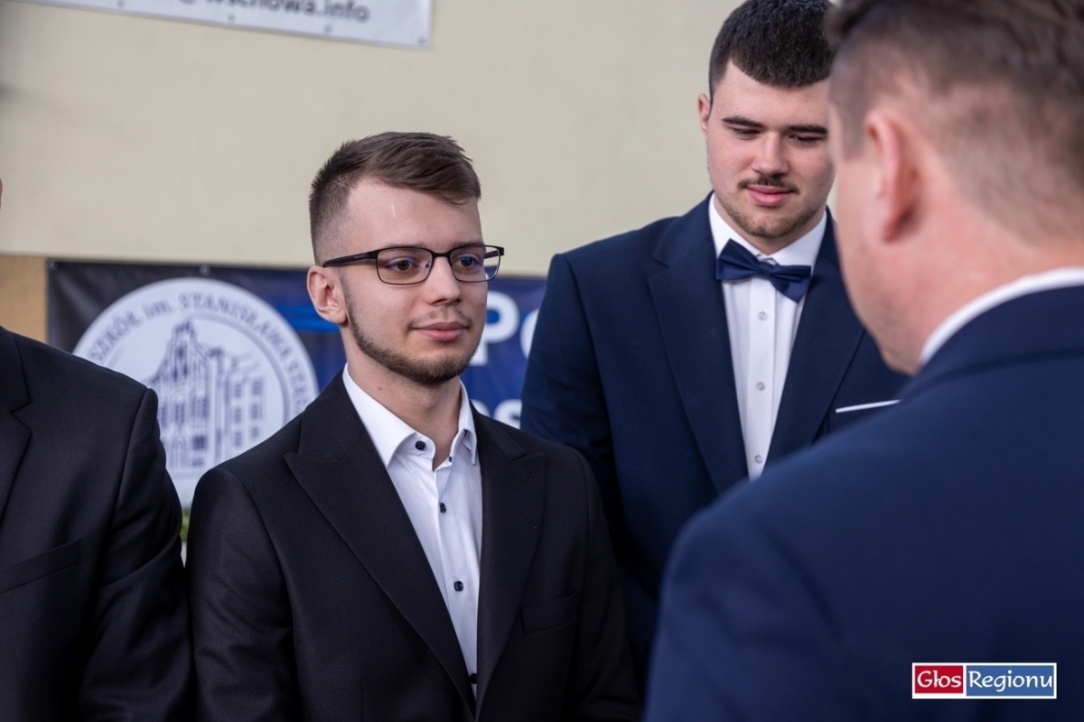 Staszic pożegnał abiturientów. Były wzruszenia podziękowania i słowa wsparcia przed maturąFOTO