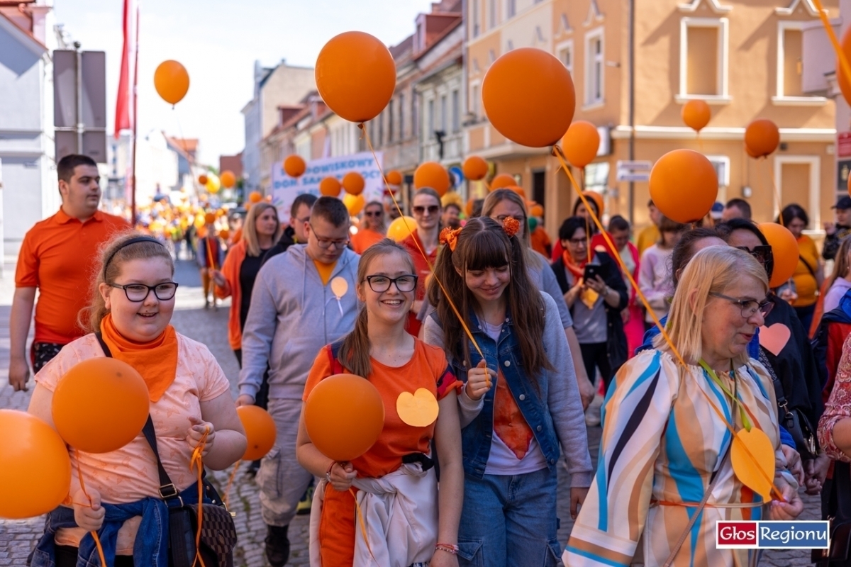 Przez WschowęprzeszedłVIII Marsz Akceptacji Osób z Niepełnosprawnością FOTO