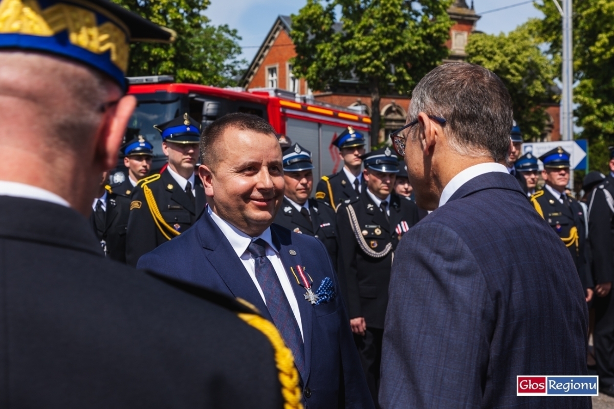 Powiatowe Obchody Dnia Strażaka we Wschowie. Strażacy uhonorowani za ofiarną służbę