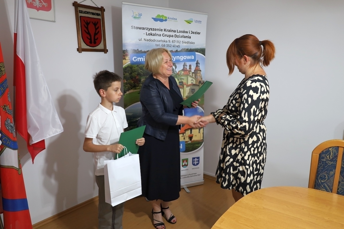 Laureaci Turnieju Wiedzy Pożarniczej uhonorowani przez Burmistrz Szlichtyngowej