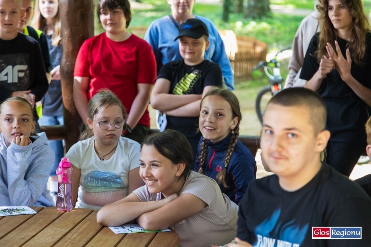 Rowerowa edukacja i zabawa. Uczniowie z Osowej Sieni na wycieczce