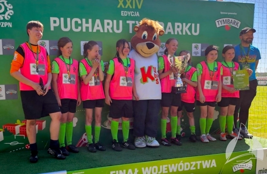 Piłkarki ze Sławy jadą na finał do Warszawy. Puchar Tymbarku na PGE Narodowym