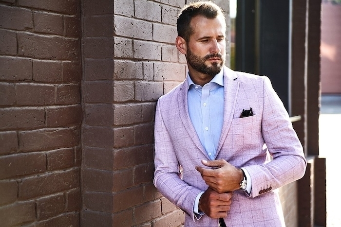 Garnitur na miarę - elegancja komfort i styl w każdym wieku