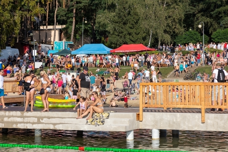 Otwarcie sezonu w Lginiu. Holi koncerty i mecz na wielkim ekranie