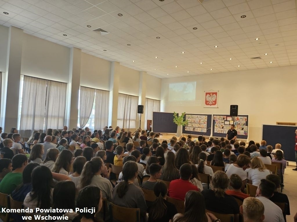Bezpieczne Wakacje 2024. Policja przypomina zasady bezpieczeństwa