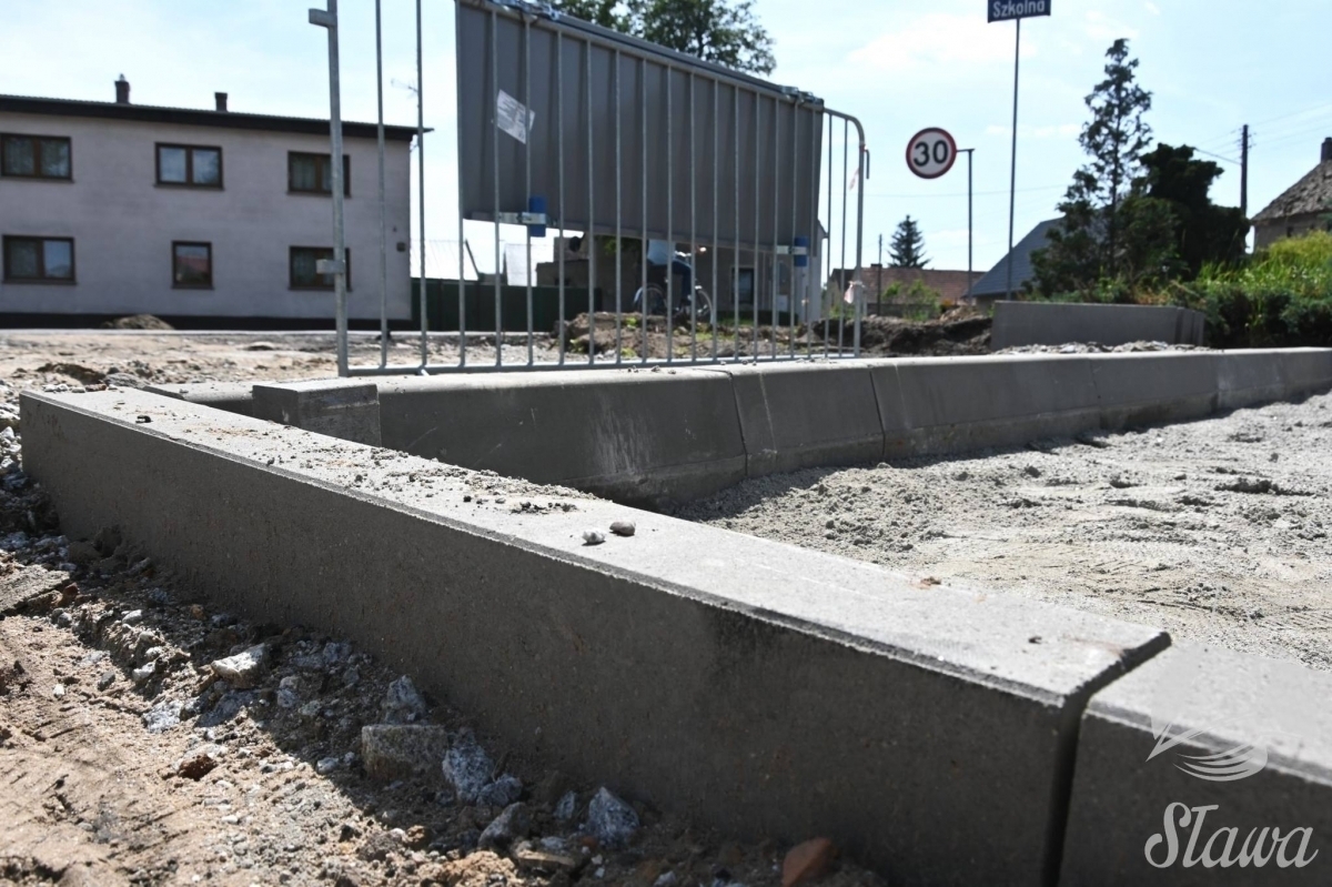 Przebudowa drogi powiatowej w Łupicach. Trwają intensywne prace nad nową infrastrukturą