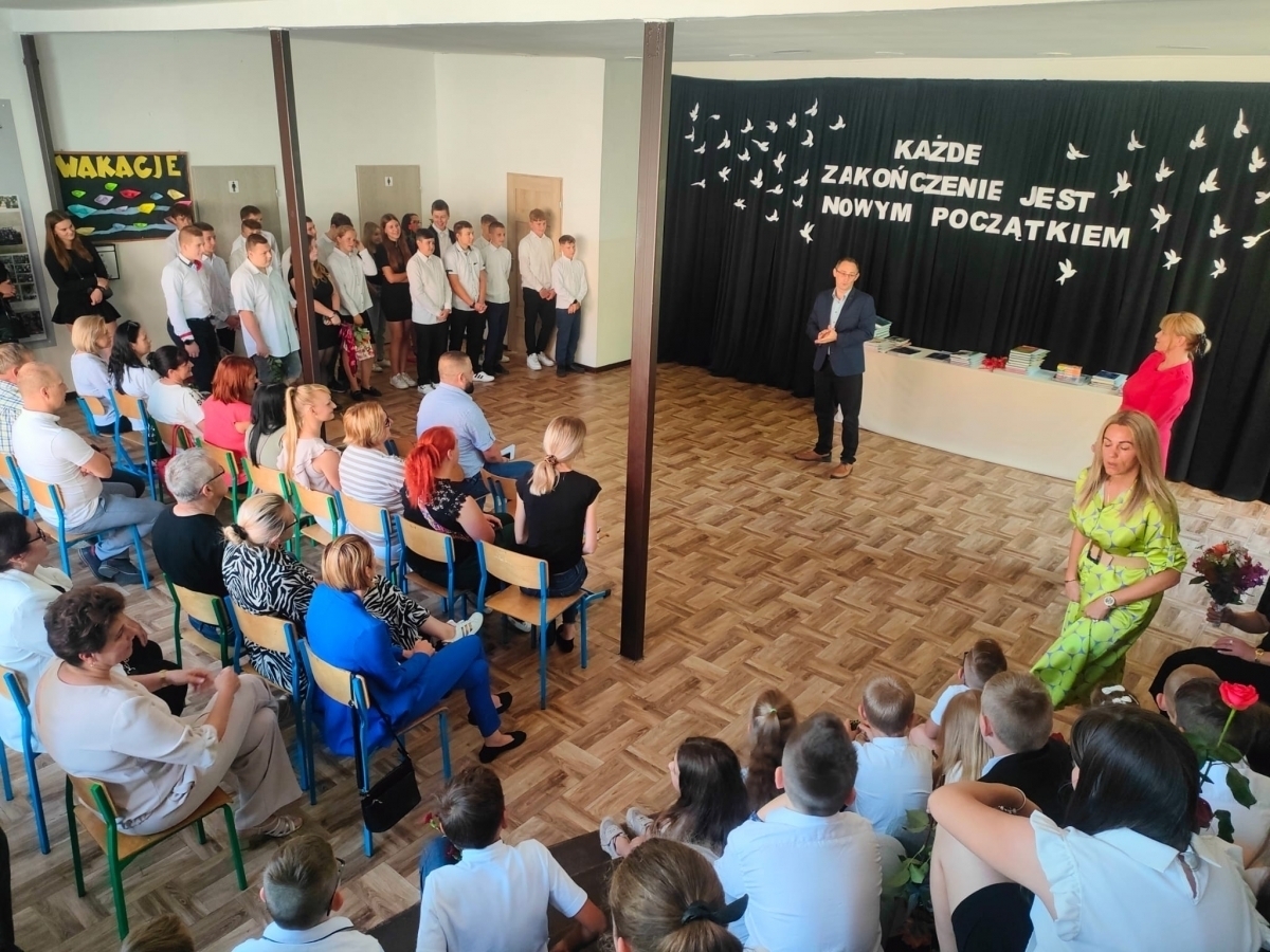 Zakończenie roku szkolnego w gm. Szlichtyngowa. Ponad 500 uczniów zaczyna wakacje