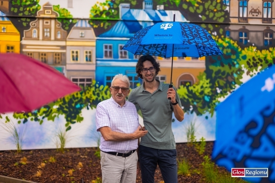 Tytus Brzozowski odwiedził Wschowę. Artysta podziwiał swój mural