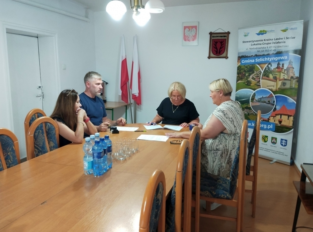 Uczniowie w lepszych warunkach już od września. Umowa na wymianęstolarki okiennej podpisana