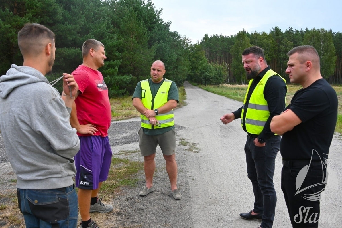 Droga Kuźnica Głogowska - Myszyniec do przebudowy. Przekazano plac budowy