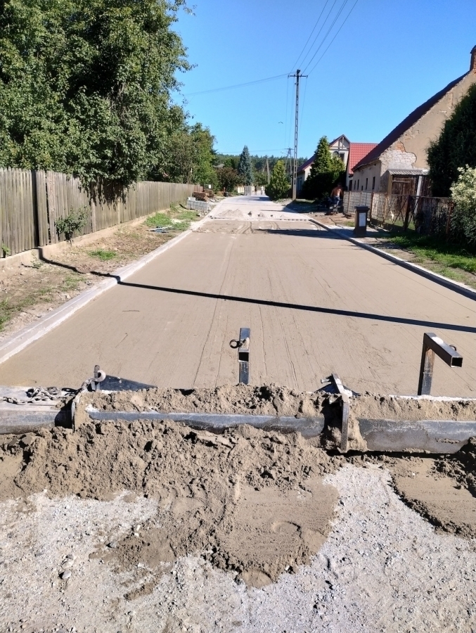 Gmina Szlichtyngowa realizuje projekty infrastrukturalne. Trwają prace budowlane