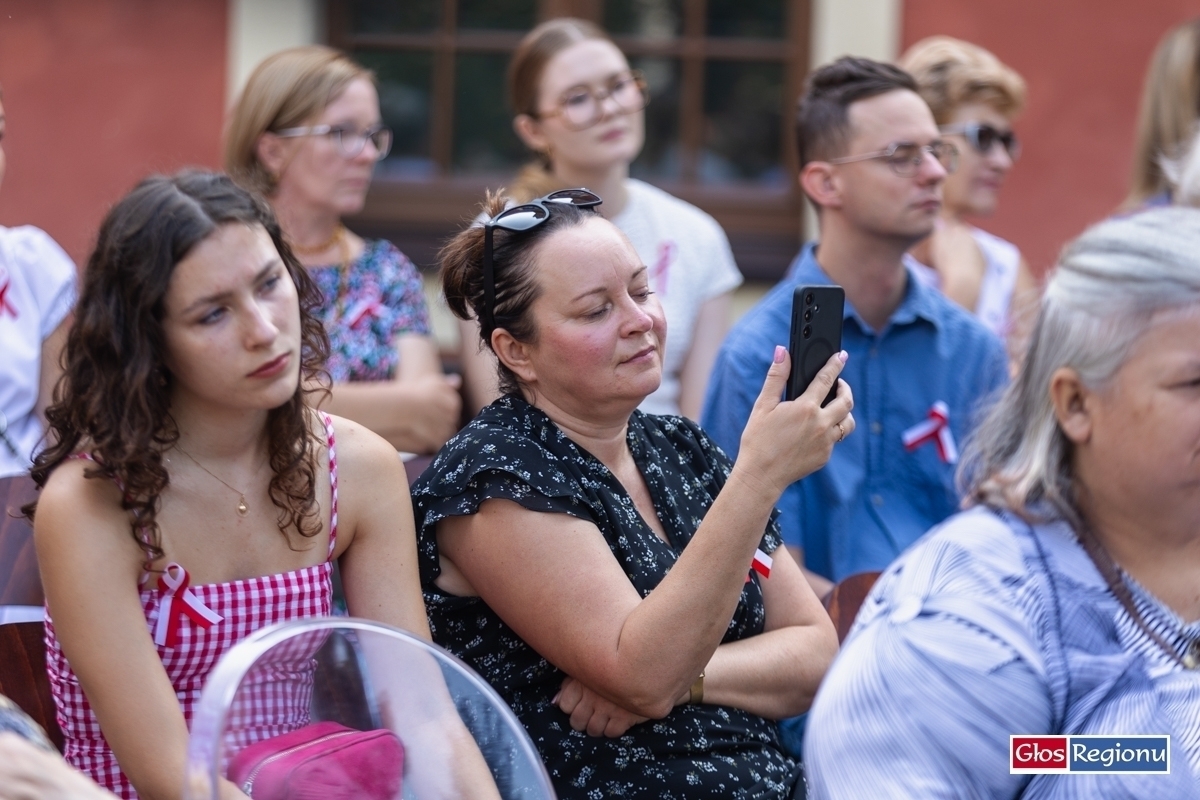 Teresa Lipowska we Wschowie. Gwiazda M jak Miłość wzięła udział w Narodowym Czytaniu VIDEO
