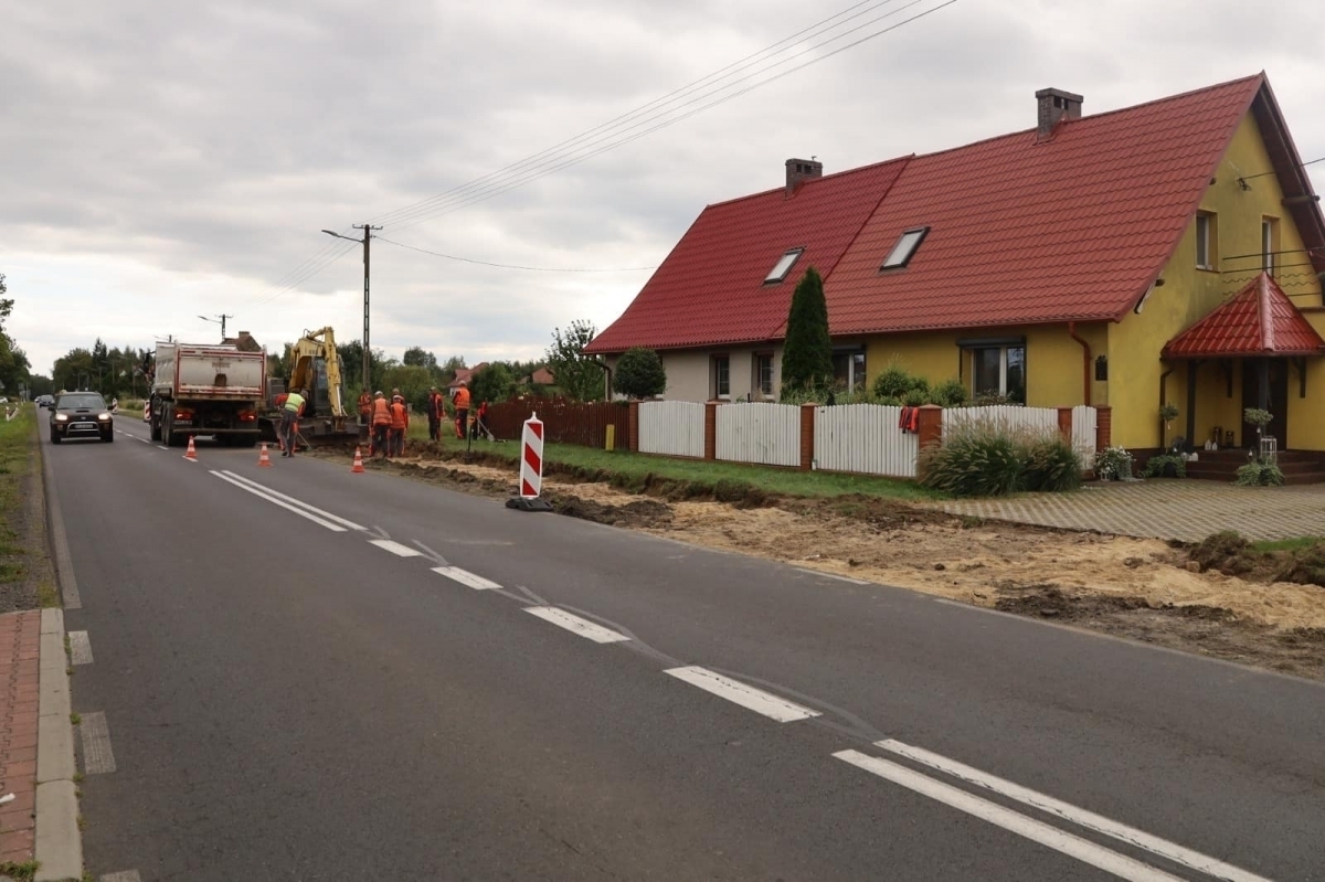 W Nowej Wsi rozbierająchodnik. Startuje kolejna część inwestycji na trasie Wschowa-Lgiń