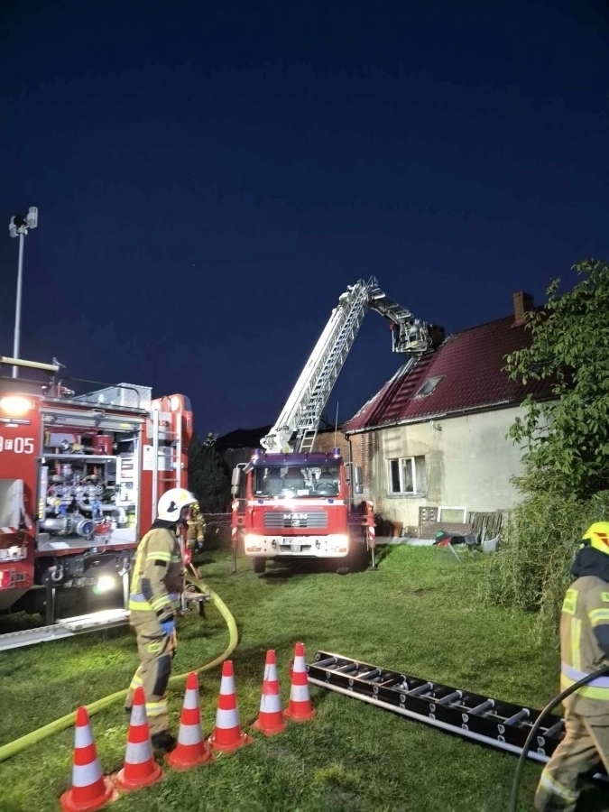 Pożar w Krążkowie. Trzyosobowa rodzina ewakuowana