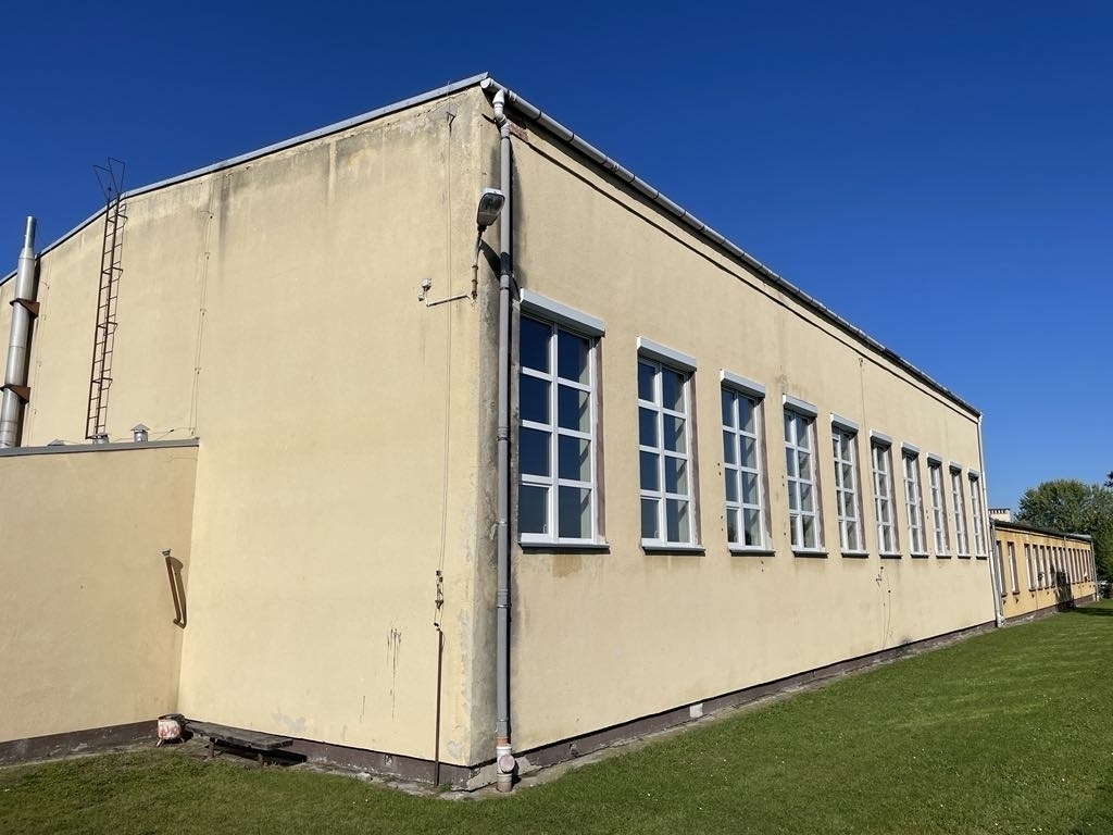 Nowe pokrycie dachowe dla szkoły w Szlichtyngowej. Umowa podpisana prace do końca października
