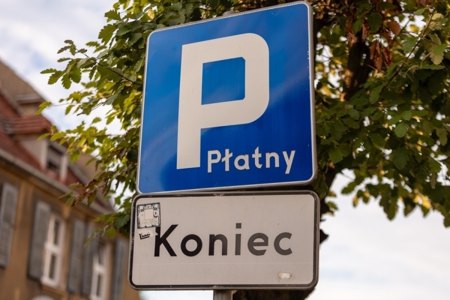 Parkingi w Sławie znów darmowe. Przy okazji zbliżającego się Dnia Wszystkich Świętych...