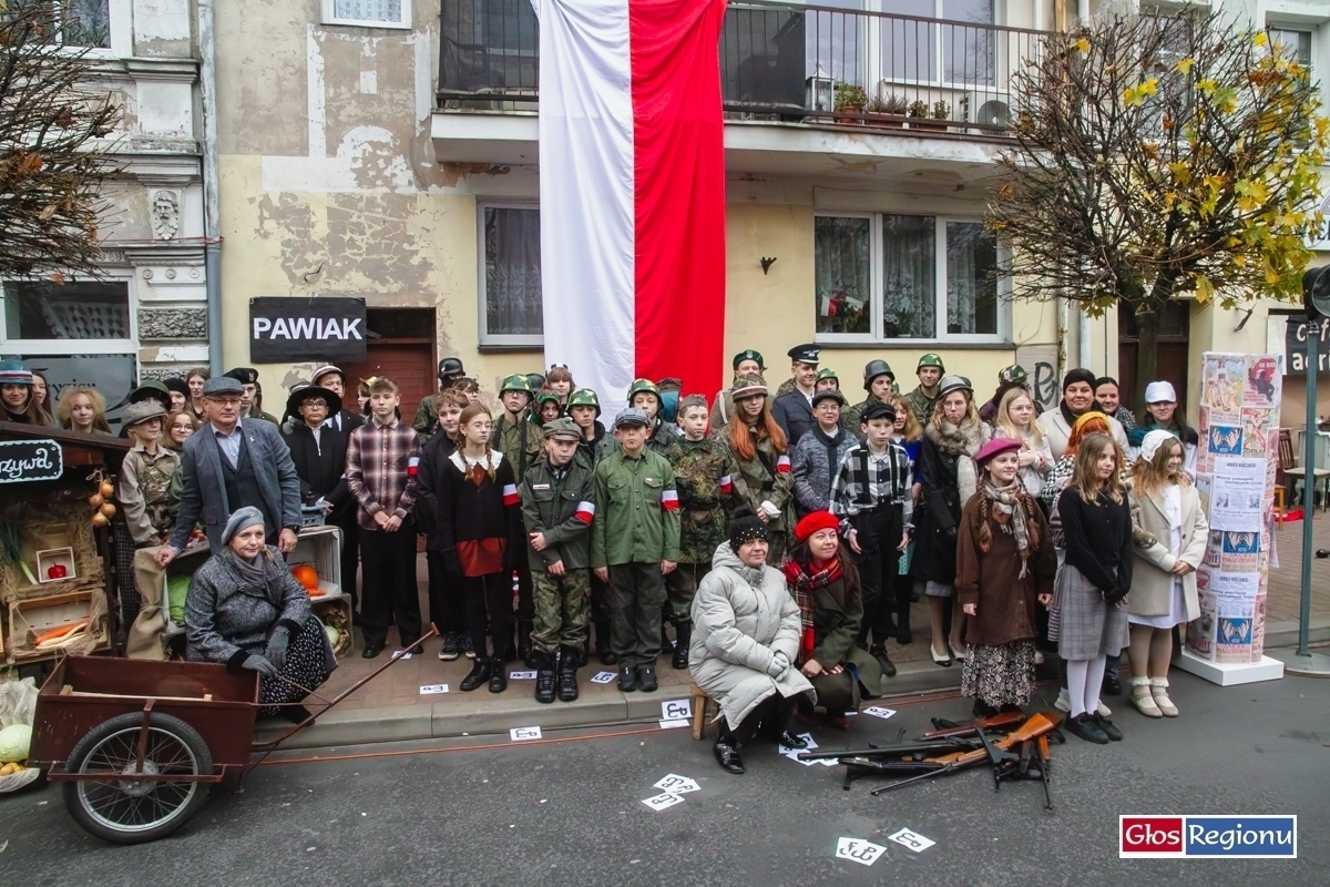 Szlichtyngowa upamiętniała Niepodległość. Występ uczniów poruszył. Kto nie był niech żałuje