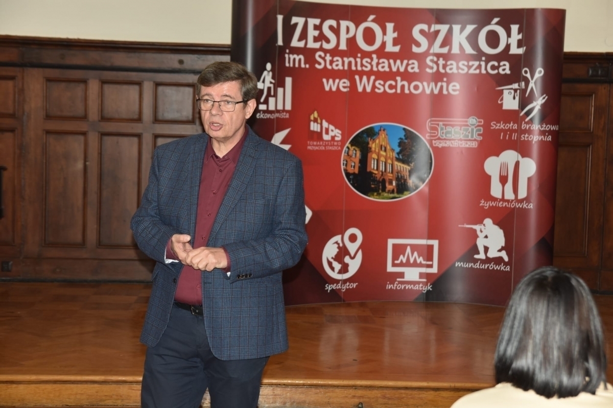 Krzysztof Grabka spotkał się z młodzieżą. Akcja Samorządność w Staszicu