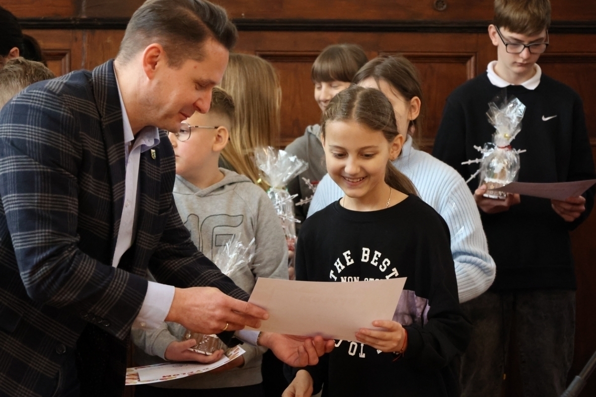 Jabłko zamiast papierosa. W Staszicu rozstrzygnięto konkursy promujące zdrowie