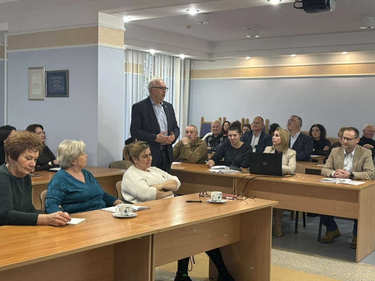 Z urzędnikami rozmawiali o współpracy. Przedstawiciele stowarzyszeń spotkali sięw Starostwie