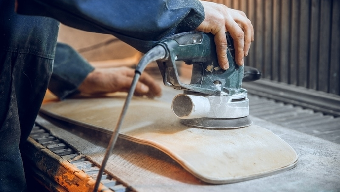 Szlifowanie Ręczne vs. Maszynowe - Wybór Narzędzi do Aluminium