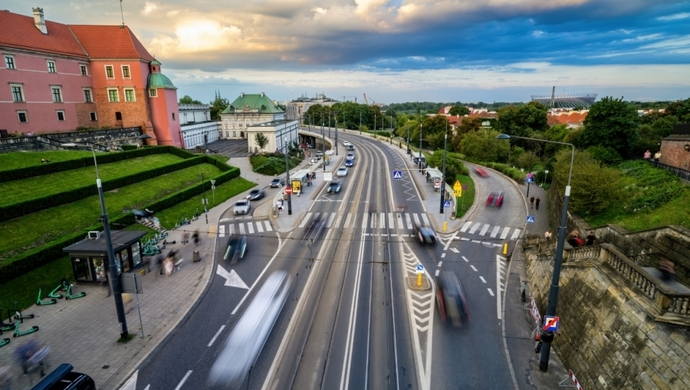 Strefy czystego transportu w Polsce - w jakich miastach Polski nie wjedziesz do centrum?