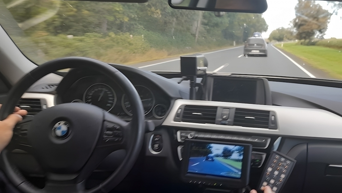 Surowe konsekwencje brawurowej jazdy. Młody kierowca będzie musiał zapłacić 2500 zł mandatu