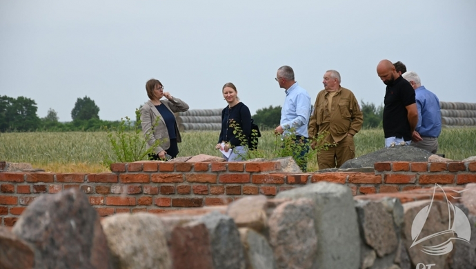 Wizyta przedstawicieli Konsulatu Generalnego Niemiec w Sławie. Tematem podobozy w Przybyszowie