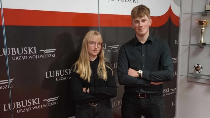 Licealiści z „Zana” debatowali o prawach dziecka i ucznia w Lubuskim Urzędzie Wojewódzkim