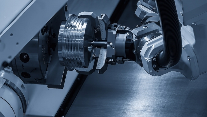 Coboty i ich rola w branży obróbki metali 