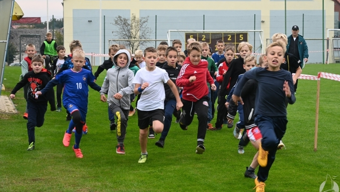 Biegiem do Sławy. Sportowa rywalizacja i pokaz taneczny w Ciosańcu