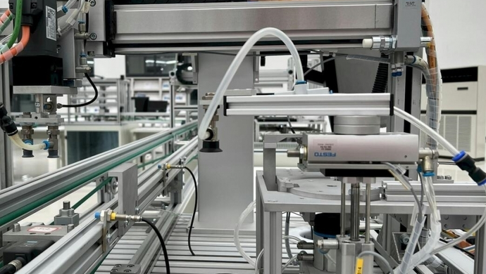 Automatyzacja produkcji w małych i średnich przedsiębiorstwach – dlaczego warto?