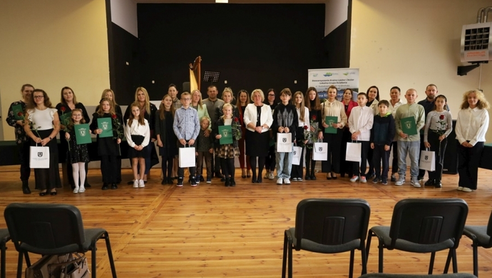 Stypendia Burmistrza dla najzdolniejszych. „Chęć zdobywania wiedzy zaprocentuje”