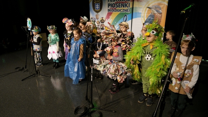 XVI Festiwal Piosenki Ekologicznej. Na scenie wystąpiły przedszkolaki i uczniowie