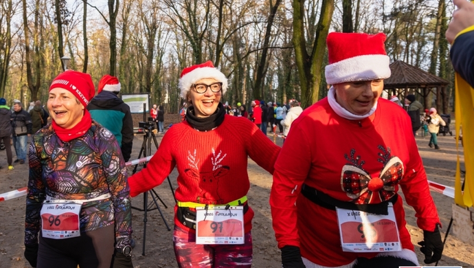 X Bieg Mikołajkowy we Wschowie. W Parku Wolsztyńskim padł rekord trasy [ZDJĘCIA]