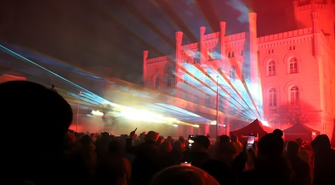 Wschowa przywitała 2024 r. Pokaz laserów zachwycił mieszkańców! (ZDJĘCIA)