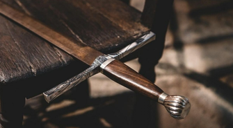 Chcesz poznać tajniki fechtunku? We Wschowie organizowane są warsztaty sztuki krzyżowej