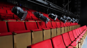 Fotele i oświetlenie już na sali widowiskowej w Sławie. Mieszkańcy: „Czekamy na pierwszy seans” (FOTO)