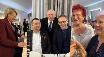 Były życzenia, występy i dużo uśmiechu. Prezes Łakomy: „Bycie babcią i dziadkiem to wielki zaszczyt”