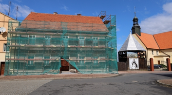 Rozpoczął się remont plebanii w Szlichtyngowej. Zabytek ma odzyskać swój dawny blask